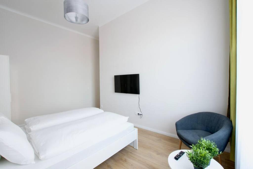 Premium Apartment By Hi5 - Astoria 4 Bedroom Budapest Bagian luar foto